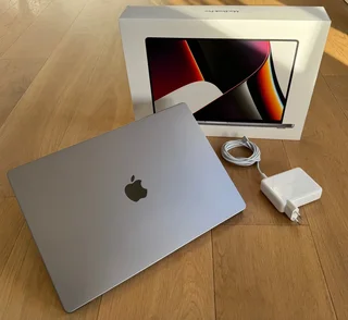 16 Inch M1 Max Chip Macbook PRO 1TB SSD|32GB RAM Excellent Condition In Box With Warranty