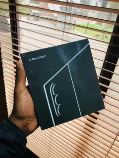 The New 512GB DUAL-SIM Samsung Galaxy Z FOLD 7 JetBlack, Brand New Sealed In The Box With Warranty