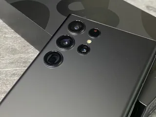 256GB Samsung Galaxy S22 ULTRA  Black Excellent Condition In The Box With Accessories And Warranty