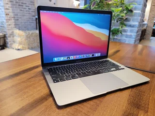 Excellent Condition 13 Inch Space Gray M1 Chip MacBook Air With Touch ID|256GB SSD|8GB RAM| Warranty