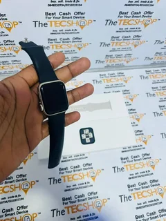 40mm Starlight Apple Watch Sport SE Gen 2 GPS Excellent Condition In The Box  With Warranty