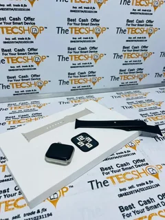 40mm Starlight Apple Watch Sport SE Gen 2 GPS Excellent Condition In The Box  With Warranty