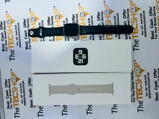 40mm Starlight Apple Watch Sport SE Gen 2 GPS Excellent Condition In The Box  With Warranty