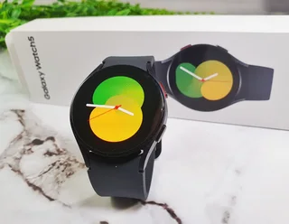 40mm Graphite Samsung Galaxy Watch 5 GPS Version Excellent Condition In The Box With Warranty