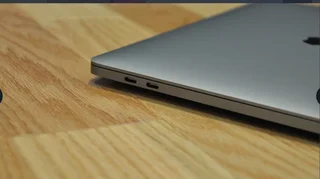 13 Inch Macbook Pro With M1 Chip In Excellent Condition With A 256GB SSD|8GB RAM|Touch Bar|WARRANTY