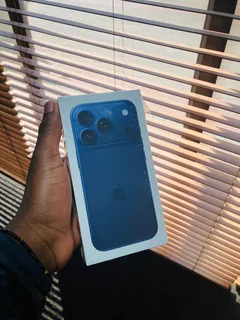 256GB APPLE IPHONE 17 PRO BLUE BRAND NEW SEALED IN BOX WITH ACCESSORIES AND WARRANTY