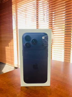 512GB APPLE IPHONE 17 PRO BLUE BRAND NEW SEALED IN BOX WITH ACCESSORIES AND WARRANTY