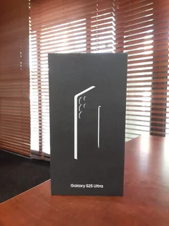 256GB Samsung Galaxy S25  ULTRA Black As New In The Box With Accessories And Warranty