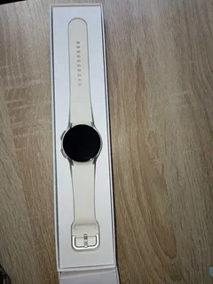 40mm Gold Samsung Galaxy Watch 6 LTE Version Excellent Condition In Box With  Warranty