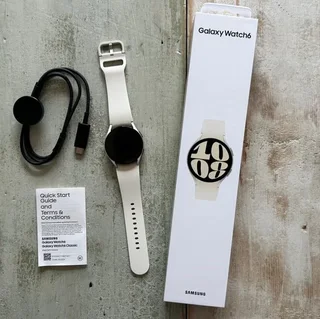 40mm Gold Samsung Galaxy Watch 6 LTE Version Excellent Condition In Box With  Warranty