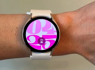 40mm Gold Samsung Galaxy Watch 6 LTE Version Excellent Condition In Box With  Warranty