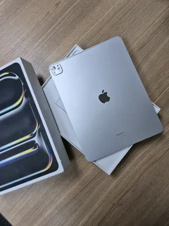 Excellent Condition In The Box 512GB 13 Inch iPad Pro M4 Chip Silver With Accessories And Warranty