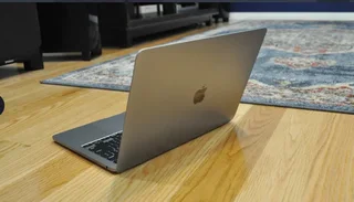 13 Inch Macbook Pro With M1 Chip In Excellent Condition With A 256GB SSD|8GB RAM|Touch Bar|WARRANTY