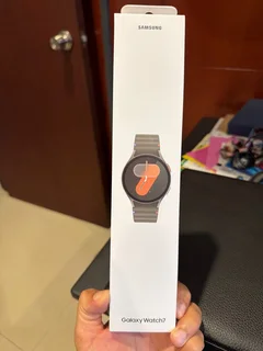 40mm Samsung Galaxy Watch 7 GPS Version Green Brand New Sealed In Box With Accessories And Warranty