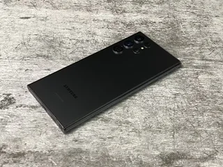 256GB Samsung Galaxy S22 ULTRA  Black Excellent Condition In The Box With Accessories And Warranty