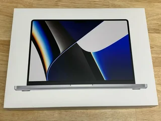 16 Inch M1 Max Chip Macbook PRO 1TB SSD|32GB RAM Silver Excellent Condition In Box With Warranty