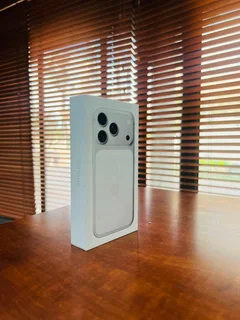 256GB APPLE IPHONE 17 PRO SILVER BRAND NEW SEALED IN BOX WITH ACCESSORIES AND WARRANTY