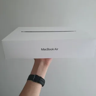 Excellent Condition In The Box 13 Inch M1 Chip MacBook Air 256GB SSD|8GB RAM|Accessories|Warranty