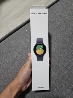 40mm Graphite Samsung Galaxy Watch 5 GPS Version Excellent Condition In The Box With Warranty