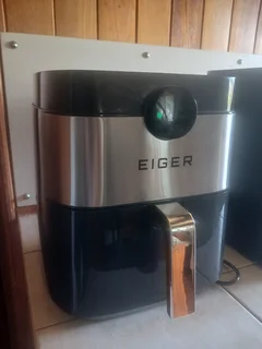 AirFryer Eiger 6 Lt Knysna R900.00 Still new, I am in Knysna