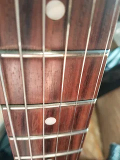 A stunning SX guitar R3500