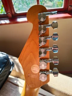 A stunning SX guitar R3500