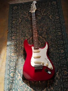 A stunning SX guitar R3500