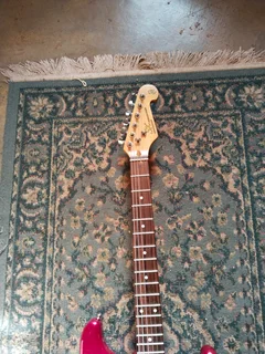 A stunning SX guitar R3500