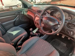 2000 Ford Focus Sedan