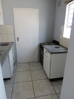 House to let-Carnival Green, Brakpan