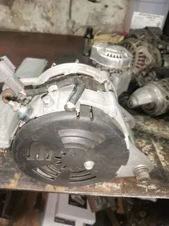 Nissan UD60,70,80,90 Alternator