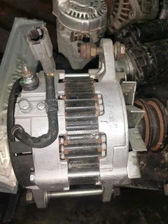 Nissan UD60,70,80,90 Alternator