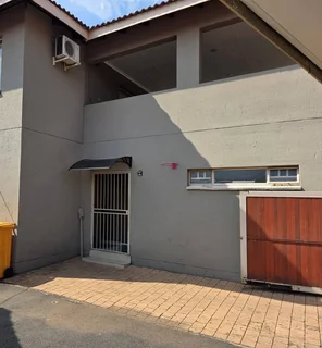 To rent: 2 Bedroom Sectional Apartment