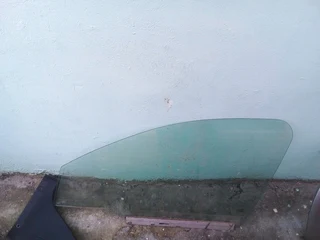 Opel gamma left side window