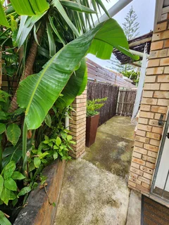  All-Inclusive Bachelor Flat – WiFi, Netflix &amp; Beach Nearby!