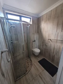 ☀️ Peaceful Female Co-Living – Fully Equipped Home in Summerstrand!