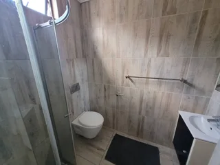 ☀️ Peaceful Female Co-Living – Fully Equipped Home in Summerstrand!