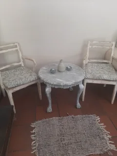 Table - Ad posted by Dianne Gough