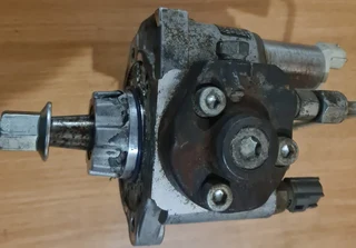 Toyota Hilux 2.5 D-4D 2KD-FTV 2005-2011 DENSO Injector Pump part# 22100-30110