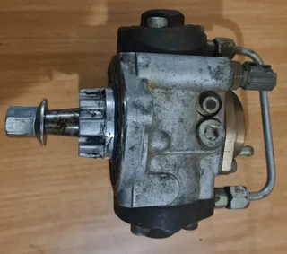 Toyota Hilux 2.5 D-4D 2KD-FTV 2005-2011 DENSO Injector Pump part# 22100-30110