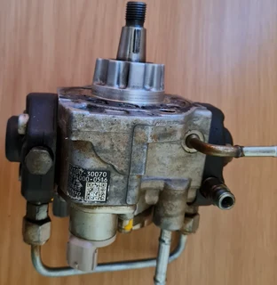 Toyota Hilux 2.5 D-4D 2KD-FTV 2005-2014 DENSO Injector Pump part# 22100-30110