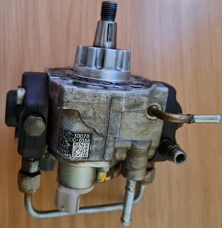 Toyota Hilux 2.5 D-4D 2KD-FTV 2005-2014 DENSO Injector Pump part# 22100-30110