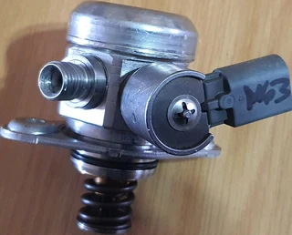 BMW E70 X5M N63 Engine CDE 2009-2013 Bosch High Pressure Pump Part# 7 595 350 01 *0 261 520 048