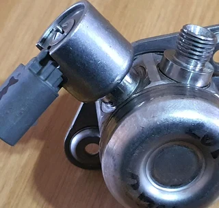 BMW F01 750ix N63 Engine CDE Petrol 2008-2015 Bosch Petrol High-Pressure Pump Part# 1351 7595339