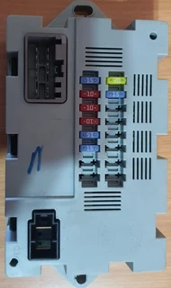 Jaguar F-Pace X761 3.0 Diesel 306DT Engine CDE 2015-2024 OEM Jaguar Relay Fuse Box part# CPLA AA