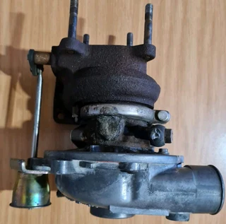 Isuzu d max 2 5 turbo diesel 4 j a1 engine c d e 2007 2012 r h f5 v i e l turbo holden part # 897313