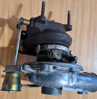 Isuzu d max 2 5 turbo diesel 4 j a1 engine c d e 2007 2012 r h f5 v i e l turbo holden part # 897313