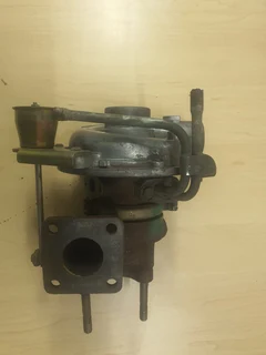 Isuzu d max 2 5 turbo diesel 4 j a1 engine c d e 2007 2012 r h f5 v i e l turbo holden part # 897313