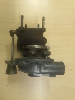 Isuzu d max 2 5 turbo diesel 4 j a1 engine c d e 2007 2012 r h f5 v i e l turbo holden part # 897313