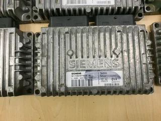 Renault Megane 1.6i 16V 1995-2008 Siemens TCM part# #7700115401